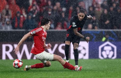 canh sat  thiep vu au da sau tran benfica barca