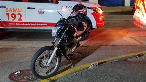 Motoboy Socorrido Em Estado Grave Ap S Batida Contra Carro Em