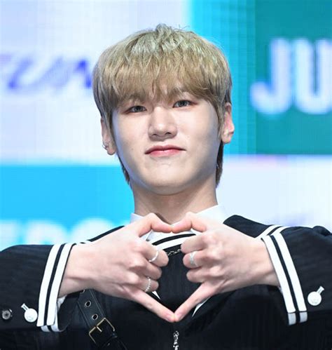 It Brought Me To Tears Just B S Siwoo Expresses Support For Bain Coming Out As Gay Allkpop