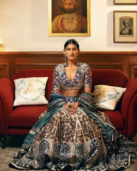 Kubbra Sait Hot Pics And Photo In Lehnga
