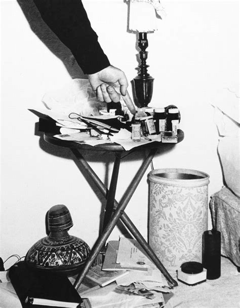 Điều ít biết về cuộc khám nghiệm tử thi quả bom sex Marilyn Monroe Người bảo tự chết kẻ