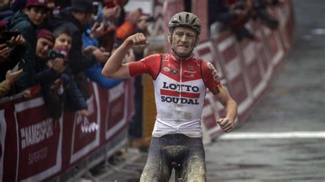 Revivez La Victoire Du Belge Tiesj Benoot Dans Les Strade Bianche Avant L’édition 2019 Vidéo