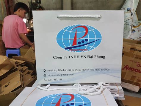 Những mẫu túi giấy đựng quà hot nhất năm 2022