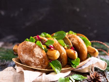 Weißwurst mit Brezel und Senf Rezept EAT SMARTER