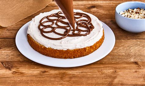 Naked Cake à la pâte pralinée aux noisettes Recette Dr Oetker