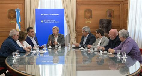 Frigerio recibió a gremios docentes de la CGT y a las 62 Organizaciones