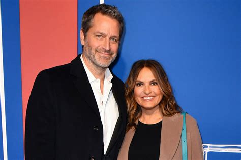 Mariska Hargitay Has Cute Saturdate With Husband Peter Hermann | NBC