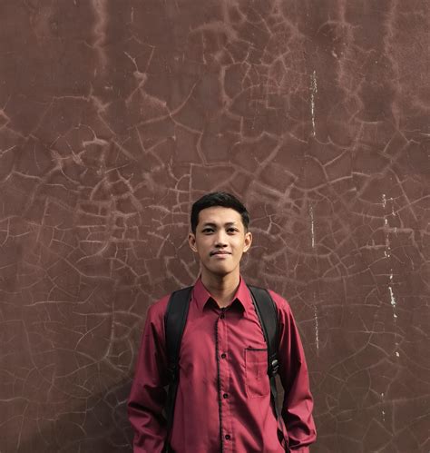 cara membuat bunga dari botol 7