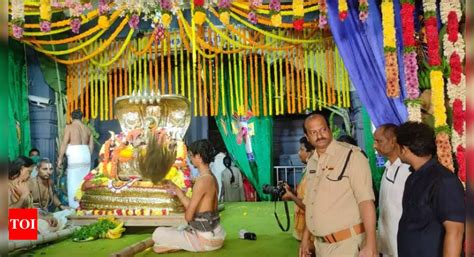 Devotees throng Vaishnav temples in Andhra Pradesh | Visakhapatnam News - Times of India