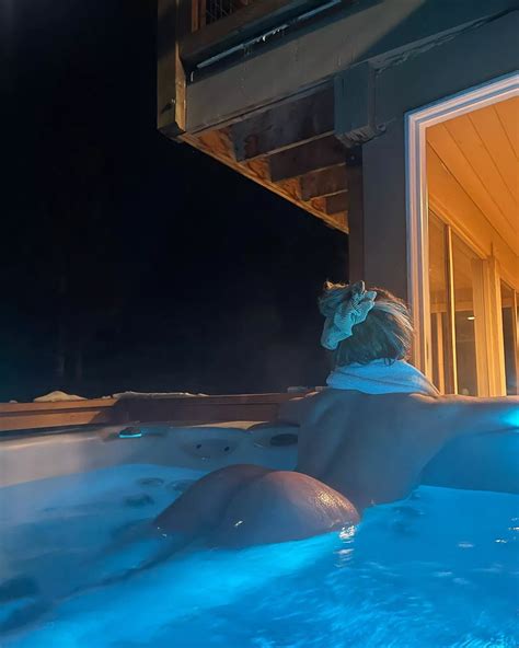 Who Would Fuck Fuck Me In The Hot Tub Nudes AmazingCurves NUDE PICS ORG