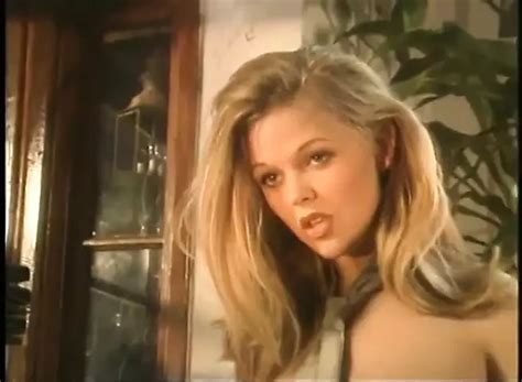 Stunning Blonde Floozie With Dollface Wants Her Muscular Lover Drills