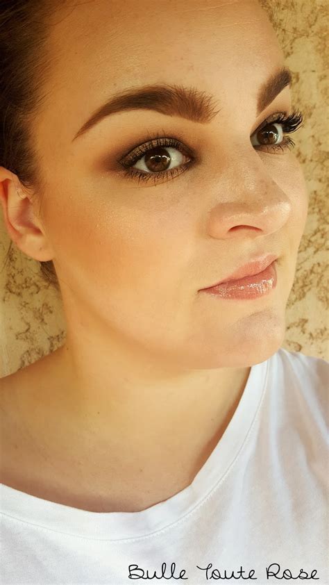 Une Bulle toute Rose Smoky et point lumière Naked Smoky Palette