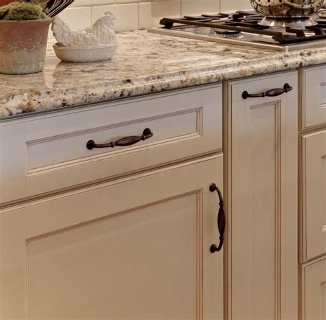 Cosmas 7120orb Oil Rubbed Bronze Cabinet Pull Antique White Kitchen
