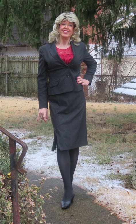 Sunday skirt suit – Crossdresser Heaven