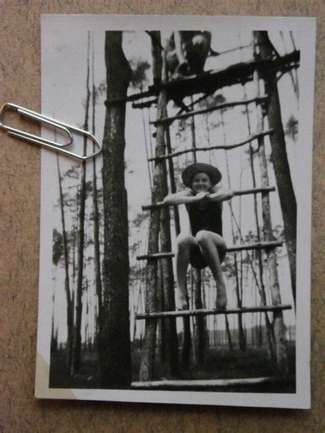 HÜBSCHE MAIDEN WK Dame Frau Maid NUDE nackt Spaß Sport x Original Foto EUR