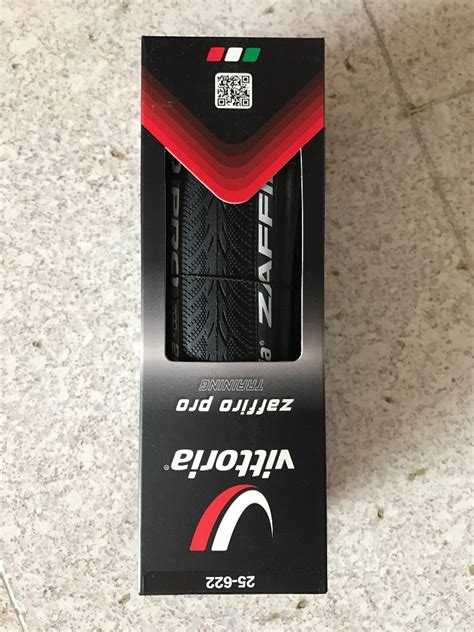 Vittoria Zaffiro Pro Black 25C (New), Sports Equipment, Bicycles ...