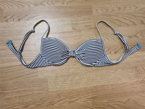 Bikini Oberteil gestreift S Oliver Neu gemäss Beschreibung in Kollbrunn für CHF 8 mit