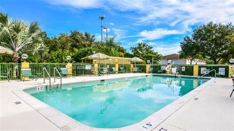 Comfort Suites Tampa - Brandon from $107. Tampa Hotel Deals & Reviews - KAYAK