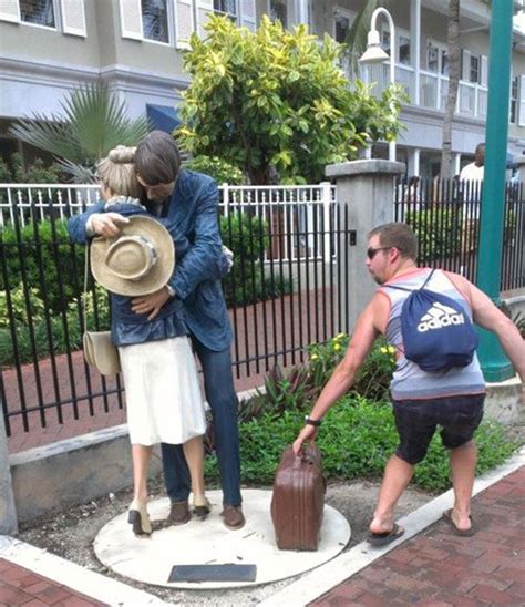 10 Times People Took Posing With Sculptures To Another Level Fun With