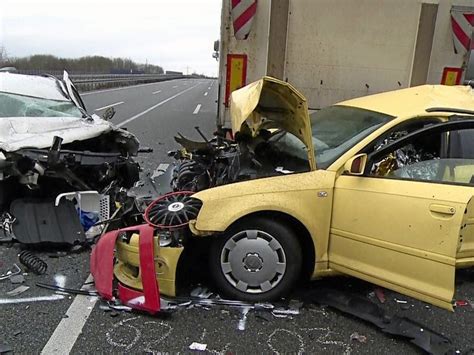 Sechs Verletzte Bei Unf Llen Auf Der Autobahn Hoher Schaden