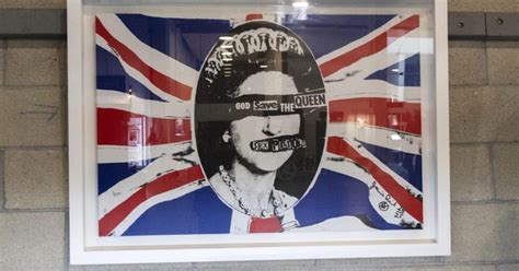 Sex Pistols And The Simpsons The Queen In Pop Culture