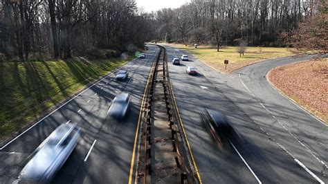 New traffic pattern on GW Parkway to last through 2025 - Axios ...