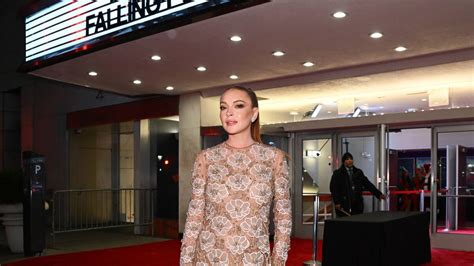 Lindsay Lohan Comeback Das It Girl ist zurück auf dem Red Carpet im Naked Dress Schweizer