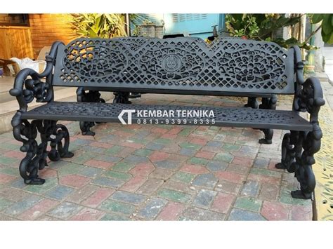 Kursi Taman Dan Trotoar Bahan Besi Motif Daun Yang Elegan Kembar Teknika