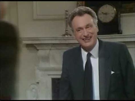 Yes Prime Minister Season 3-3 / Да, господин Премьер-министр 3-3 - YouTube