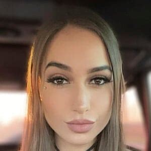 Hot Sexy Desiree Dulce Bikini Pics