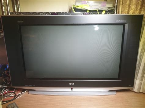 Lg 32 Inch Widescreen 169 Crt Tv Tv And Home Appliances Tv