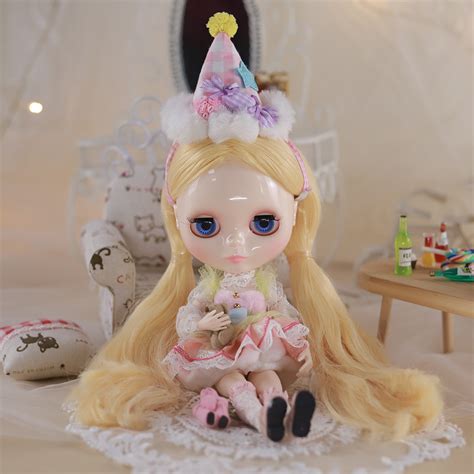 Neo Blythe Doll With Blonde Hair White Skin Shiny Cute Face Custom Jointed Body This Is