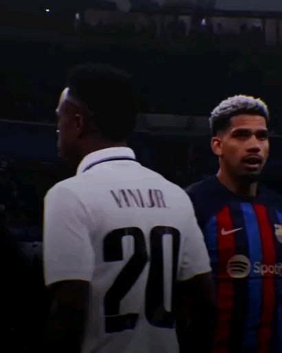 Vinicius And Gavi Video Soccer Players Football Players Real Madrid