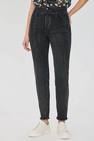 Купить брендовые стильные элитные джинсы премиум класса 2025 в интернет ...