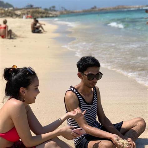 Hot Ayu Ting Ting Bikini Pics