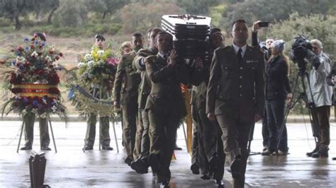 Emoción militar y honores para despedir al cabo Francisco Javier Soria