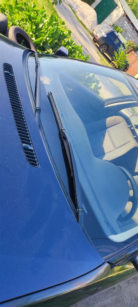 Замена уплотнительной резинки лобового стекла — BMW 3 series (E46), 2 л ...