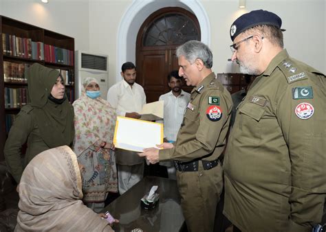 Ig Punjab Dr Usman Anwar Visited The Open Court At The Central Police