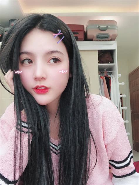 Nông Lưu Thảo nàng hot girl gợi cảm khiến cộng đồng mạng xao xuyến Người đẹp Việt Giải Trí