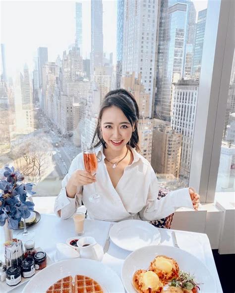 Loạt ảnh đời thường sang chảnh của hot girl du học Mỹ lên sóng Người Ấy Là Ai