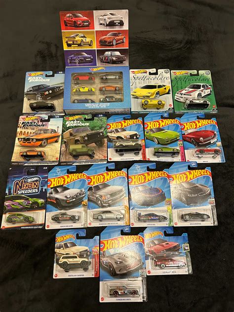 Hot Wheels Premium Lamborghini Urus мейн Datsun GTR Era Car 249 грн Колекціонування Київ на Olx