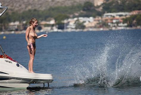 Naked Sarah Jane Honeywell Added By Johngault