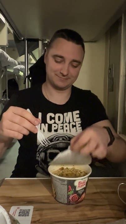 Биг Ланч с говядиной в остром соусе в поезде! #еда #поезд - YouTube