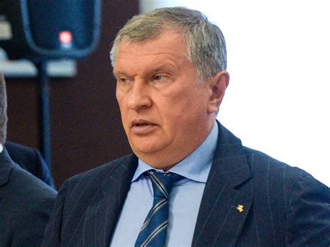 NEWSru.com :: Сечин заявил, что пользуется "мигалкой" законно