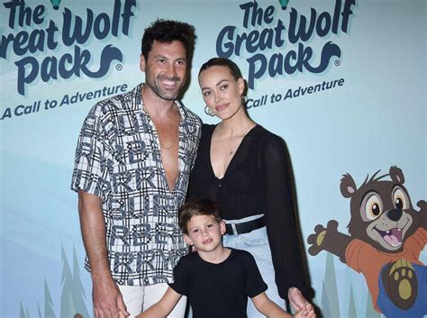 Peta Murgatroyd Pregnant Expecting Third Baby With Maks Chmerkovskiy
