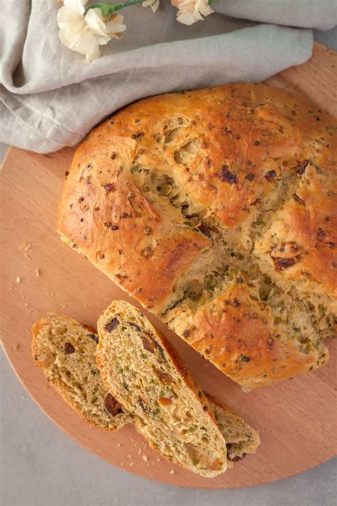 Veganes Osterbrot ohne Rosinen einfach köstlich