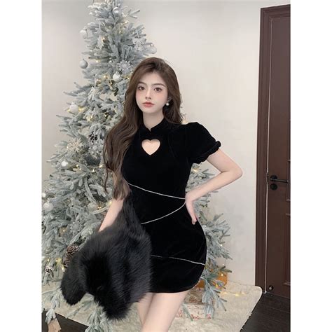 Mua Váy nhung ôm body đen sexy style hot girl Pháp cổ tim cực tôn dáng chat để check hàng giá