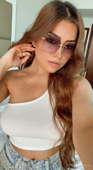 Simran Kaur Hundal Nude OnlyFans NudoStar TV