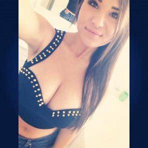 Deep Cleavage Porn Pic