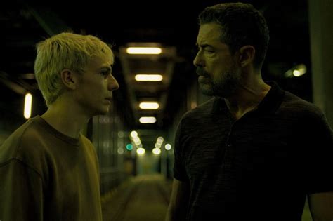 Recensione Mani Nude Cineuropa